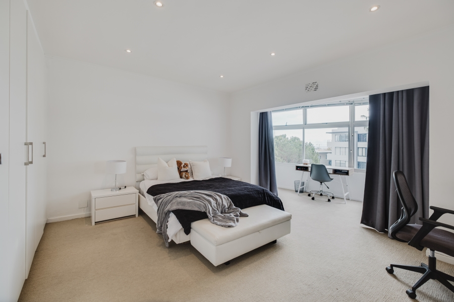 2 Bedroom Property for Sale in Sea Point Western Cape